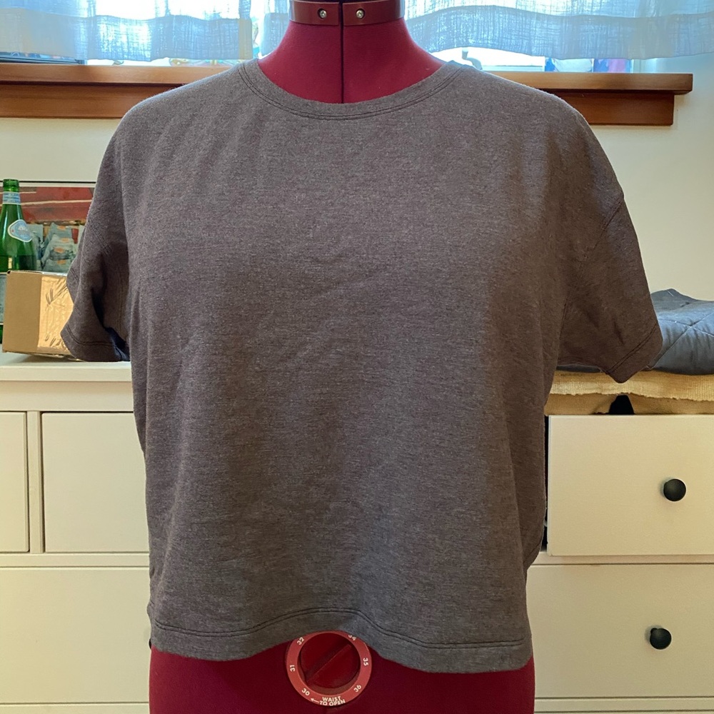 Lulu cropped t